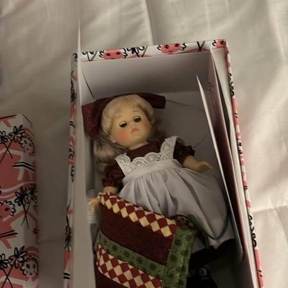 Pristine condition hi! I’m Ginny Doll. Quilting Bee - Picture 6 of 6